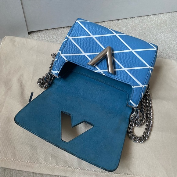 **LOUIS VUITTON TWIST PM BAG** - Picture 10 of 15